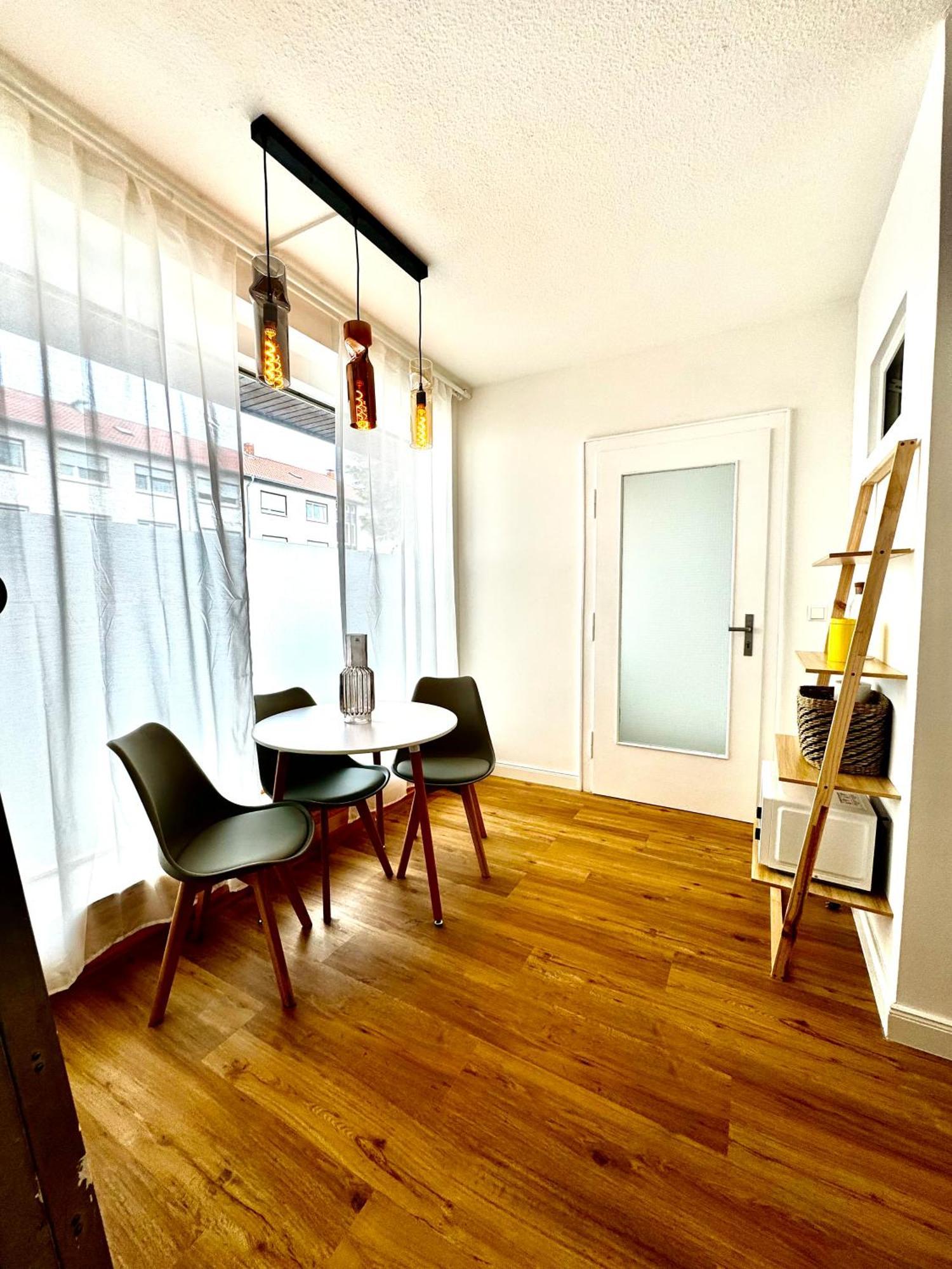 Room107 Im Herzen Von Ma Seckenheim Mannheim Ngoại thất bức ảnh